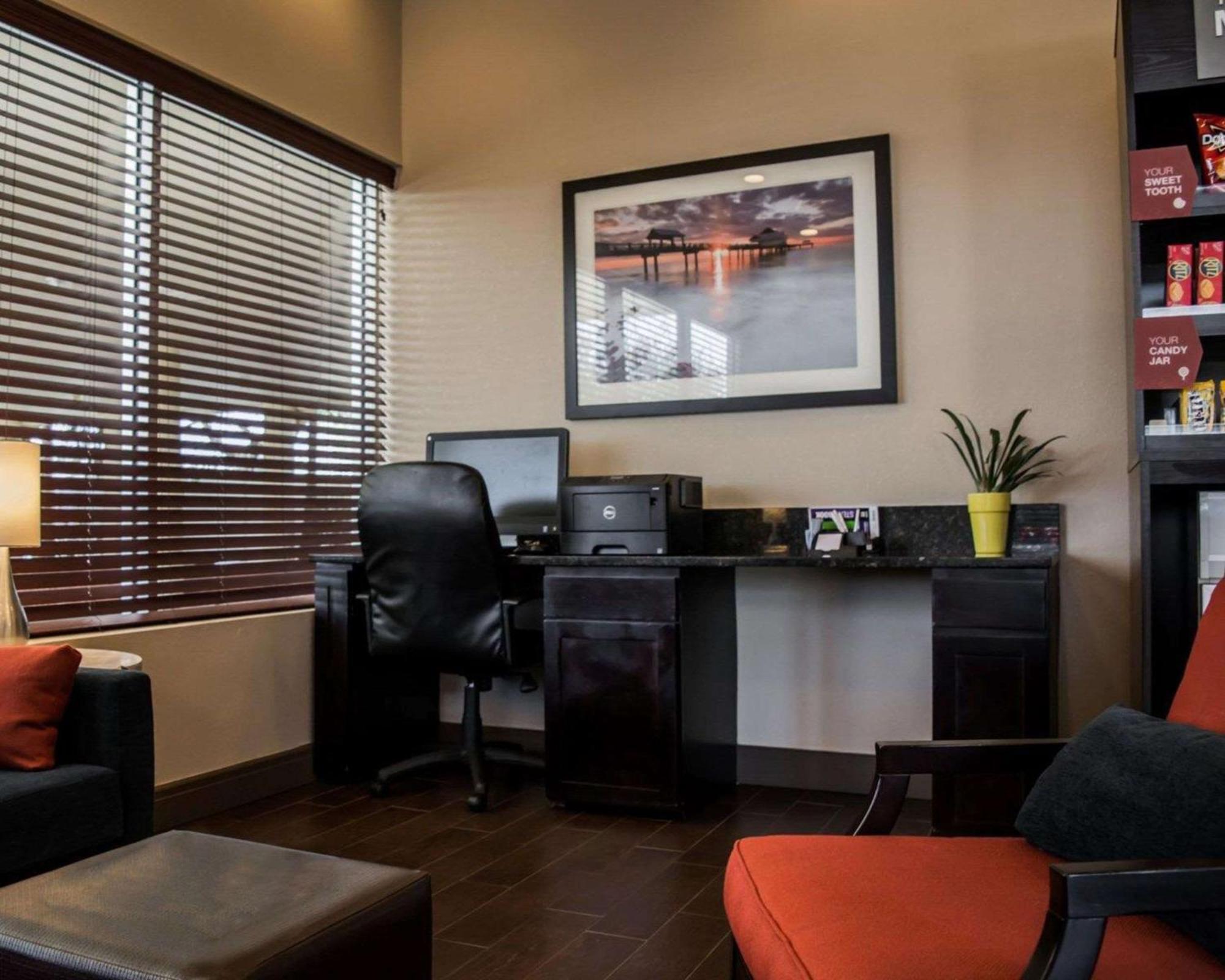 Comfort Suites Clearwater - Dunedin Εξωτερικό φωτογραφία